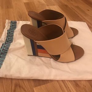 [Tory Burch] Nude Wedge Sandals